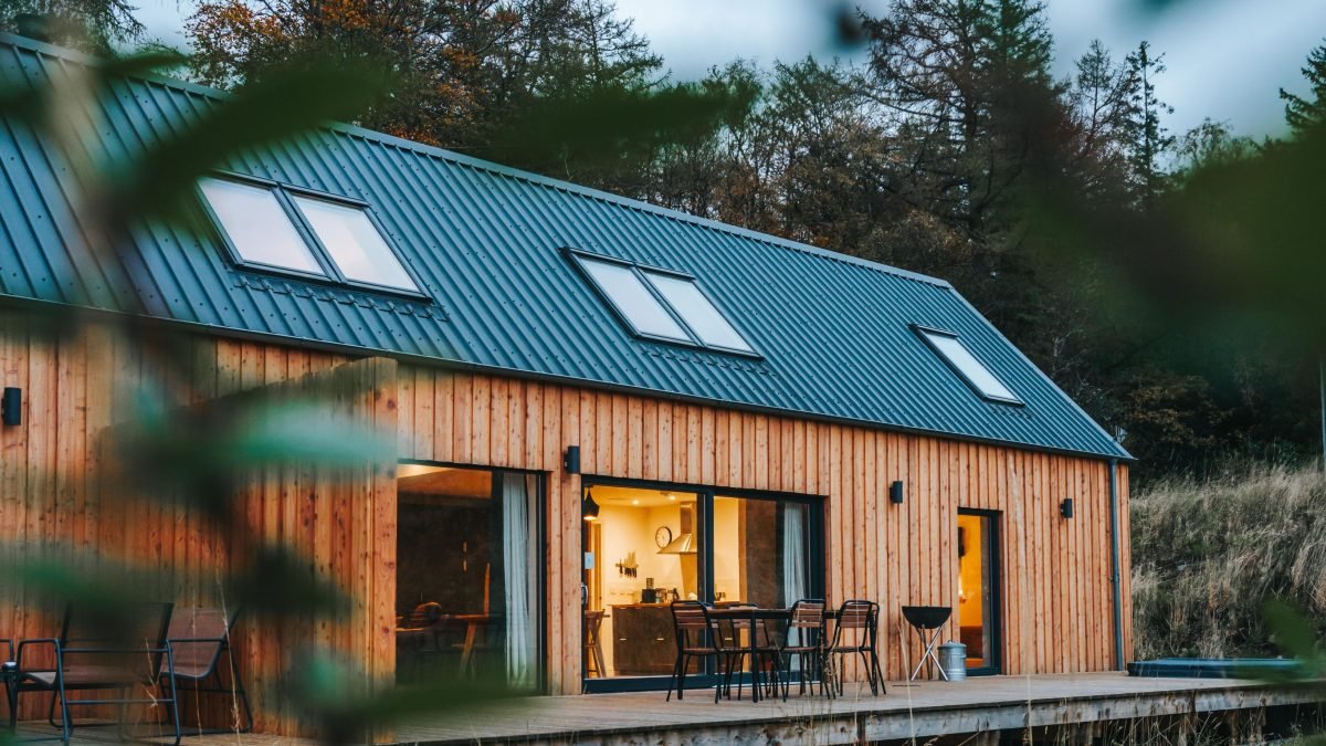 Forest Corner Luxury Home in Glencoe, Pet friendly house with hot tub